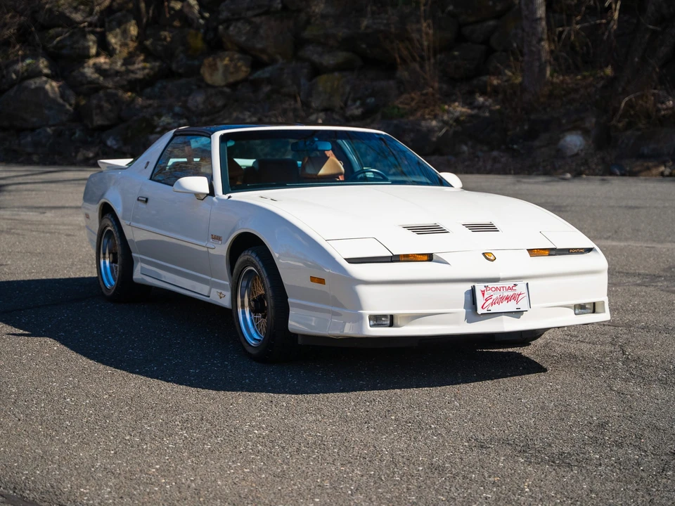1989 Pontiac Firebird Trans Am 3rd Gen - Image 14 of 31