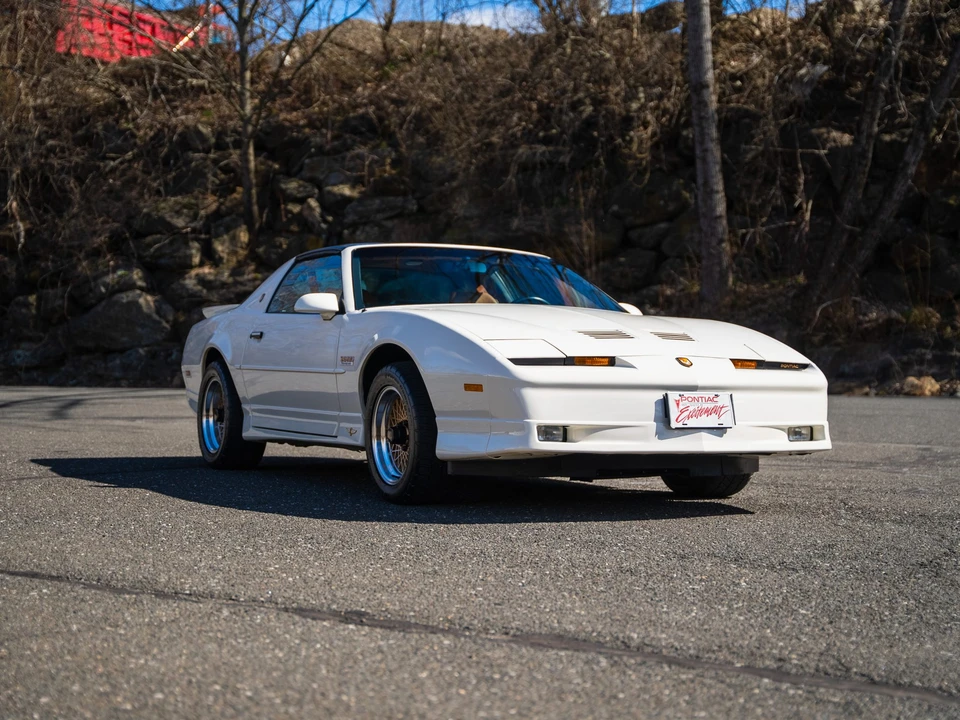 1989 Pontiac Firebird Trans Am 3rd Gen - Image 15 of 31