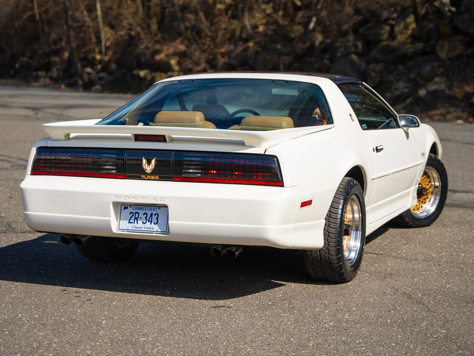 1989 Pontiac Firebird Trans Am 3rd Gen - Image 11 of 31