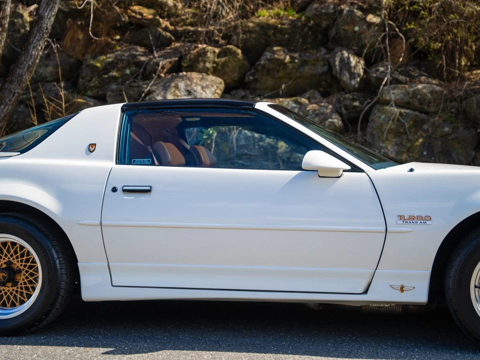1989 Pontiac Firebird Trans Am 3rd Gen - Image 20 of 31
