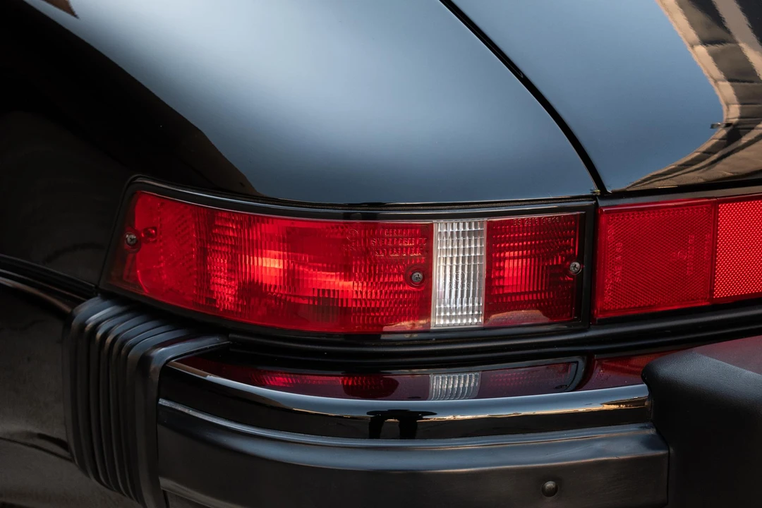 1989 Porsche 911 Carrera 3.2 - Image 25 of 31