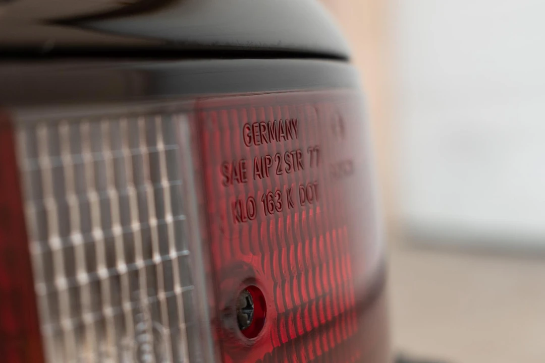 1989 Porsche 911 Carrera 3.2 - Image 27 of 31