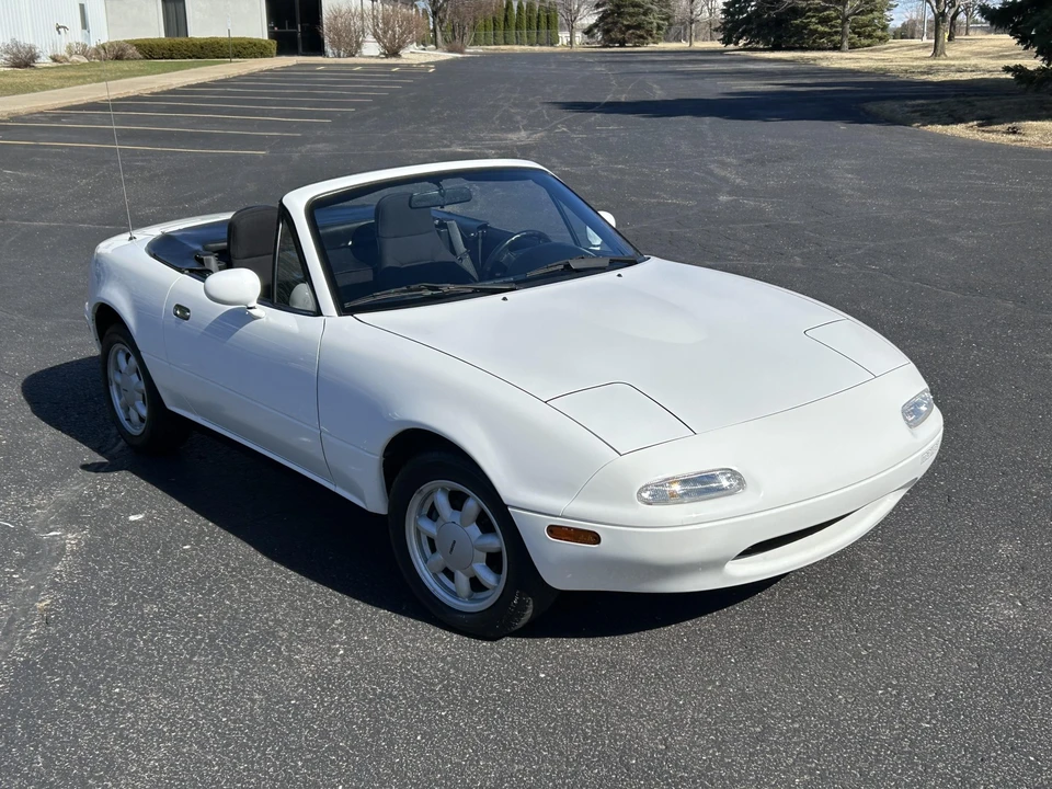 1990 Mazda NA MX-5 Miata - Image 29 of 31