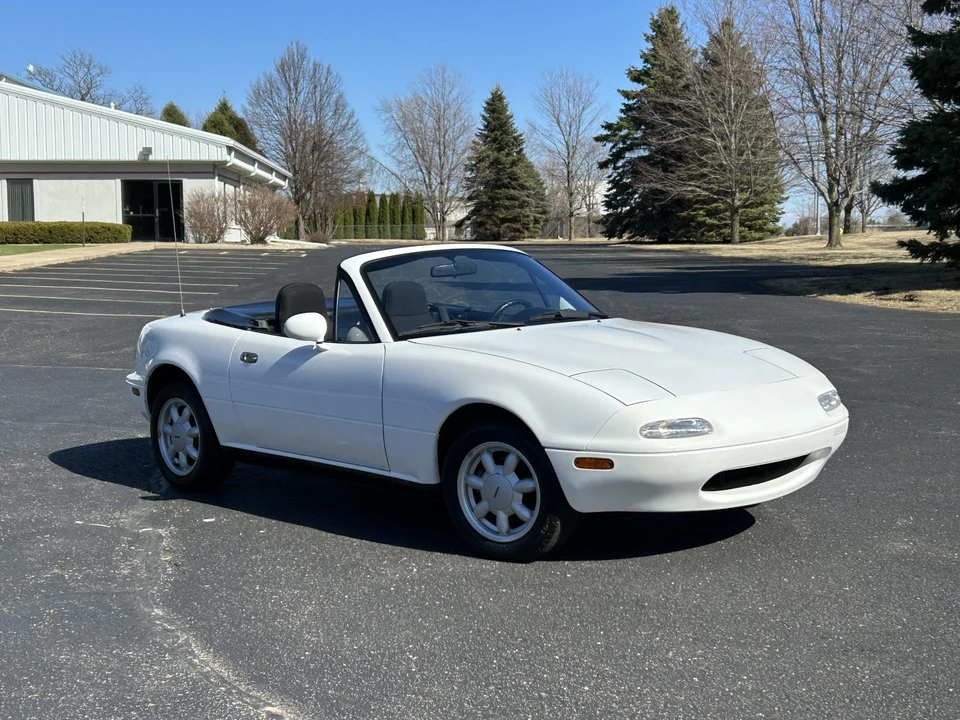 1990 Mazda NA MX-5 Miata - Image 26 of 31