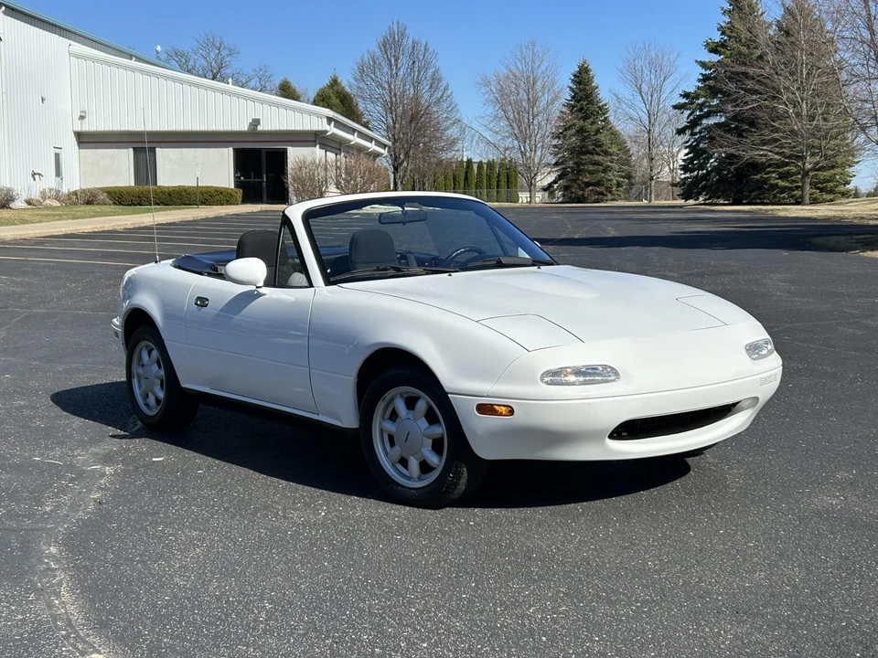 1990 Mazda NA MX-5 Miata - Image 23 of 31