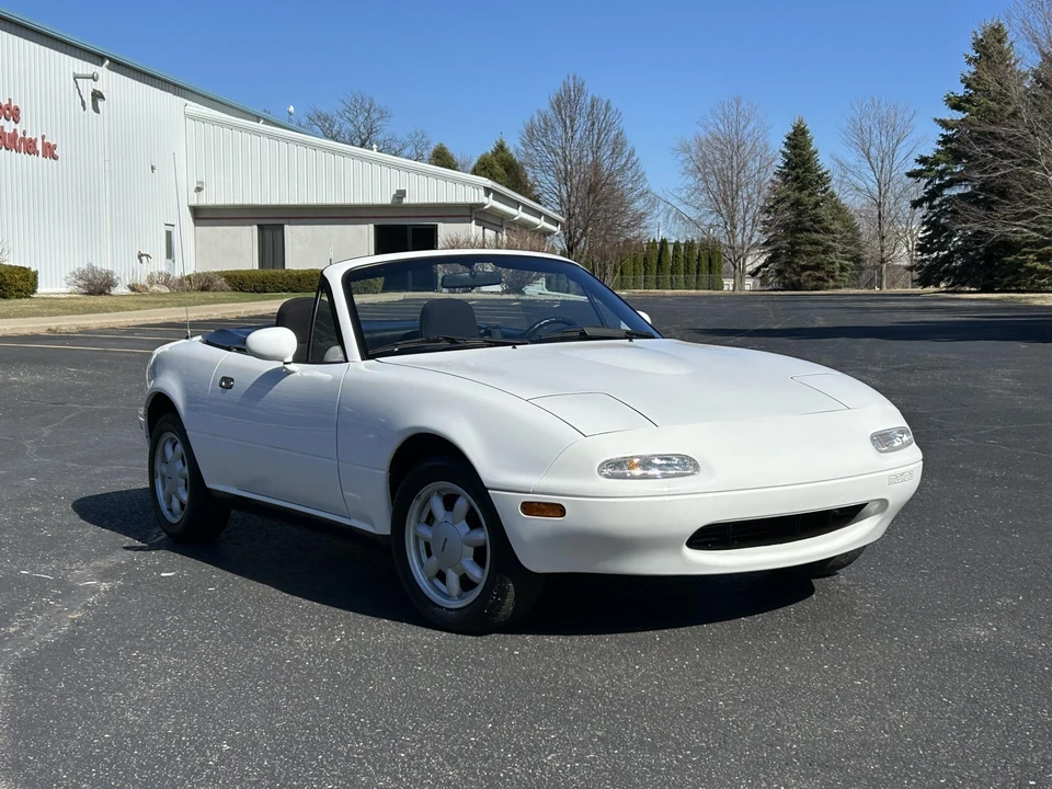 1990 Mazda NA MX-5 Miata - Image 25 of 31