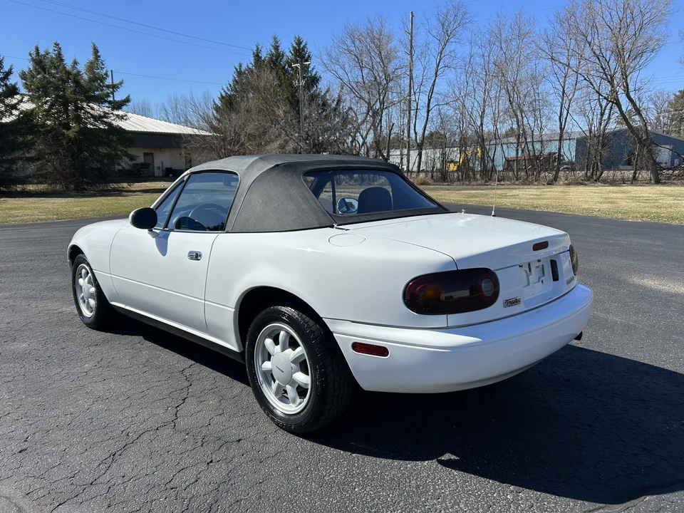 1990 Mazda NA MX-5 Miata - Image 15 of 31