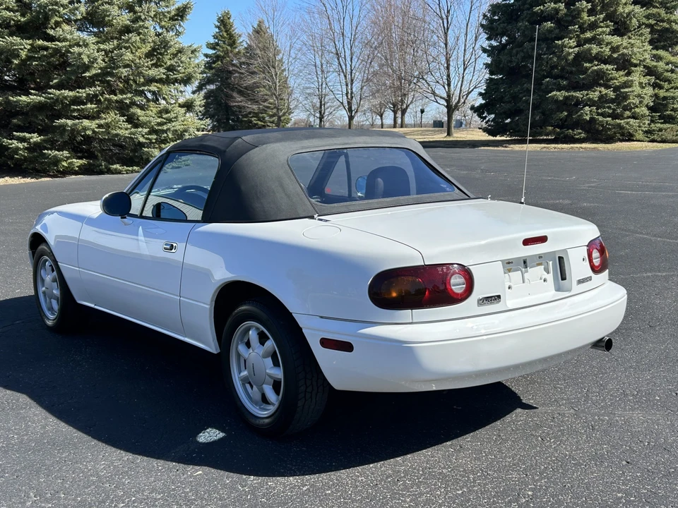 1990 Mazda NA MX-5 Miata - Image 14 of 31