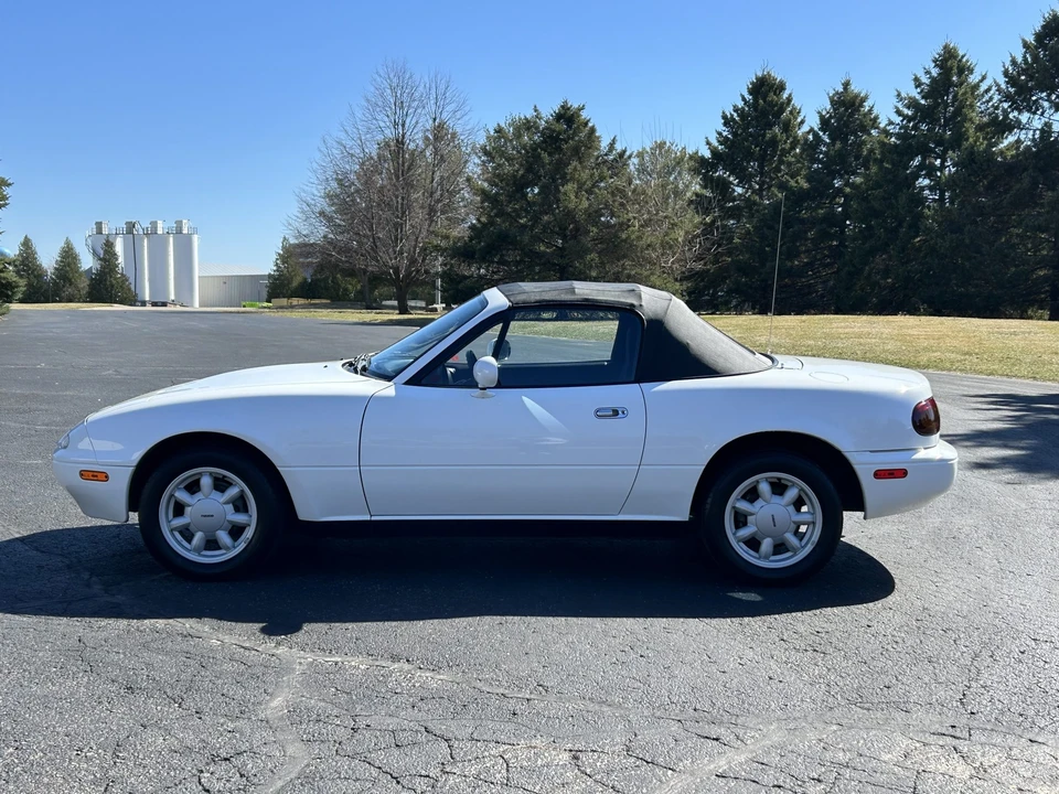 1990 Mazda NA MX-5 Miata - Image 17 of 31