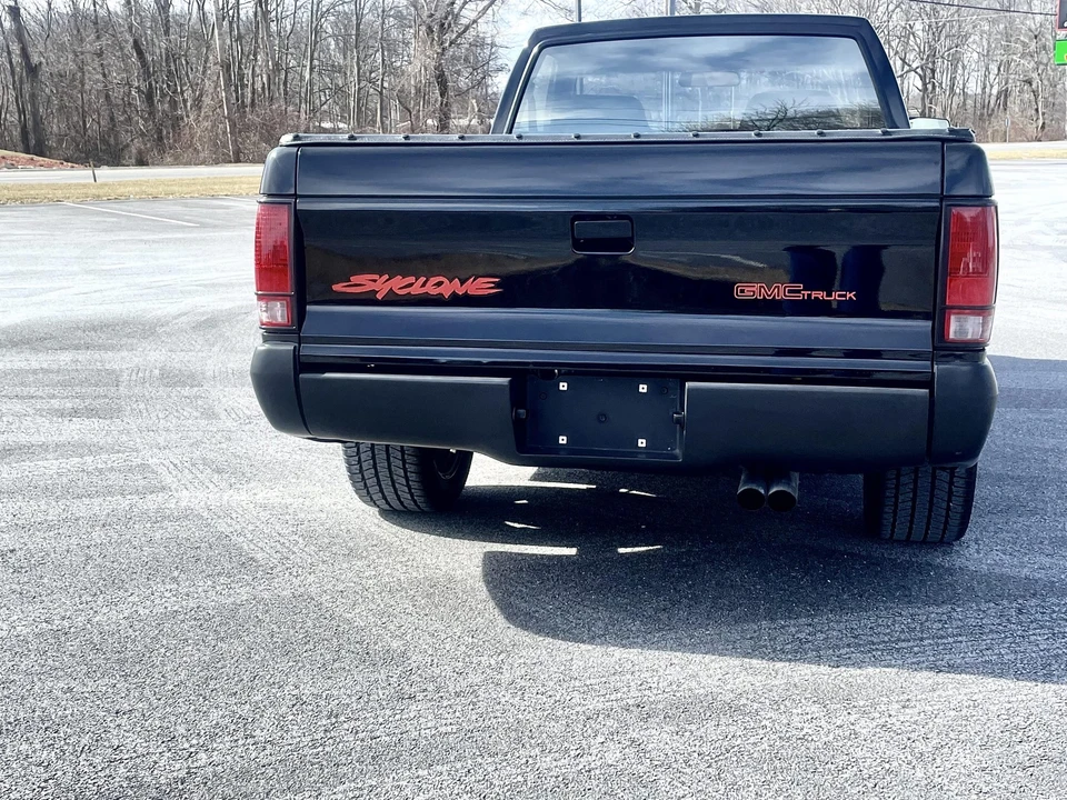 1991 GMC Syclone - Image 10 of 31