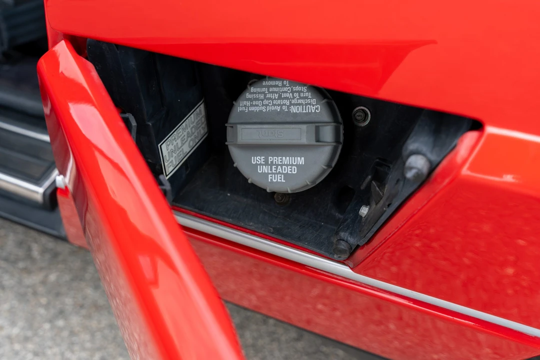 1992 Cadillac Allante - Image 29 of 31