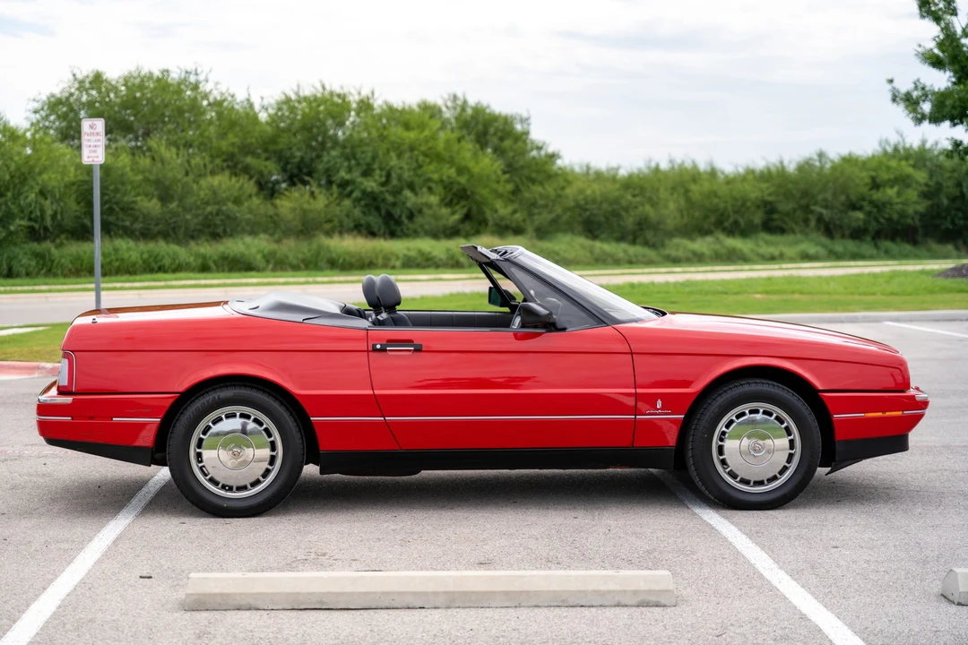 1992 Cadillac Allante - Image 5 of 31