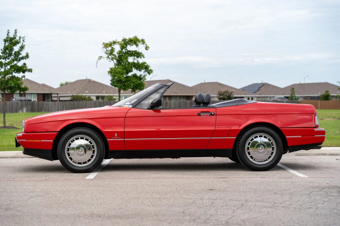 1992 Cadillac Allante - Image 9 of 31