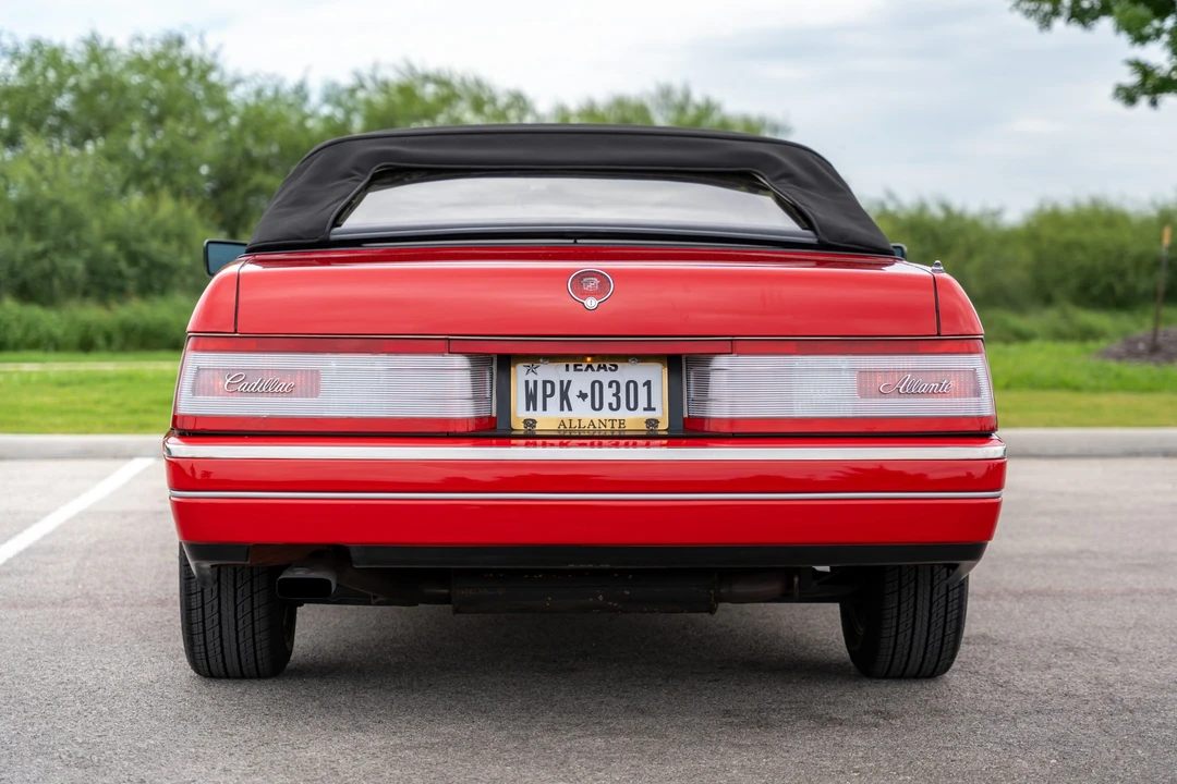 1992 Cadillac Allante - Image 17 of 31