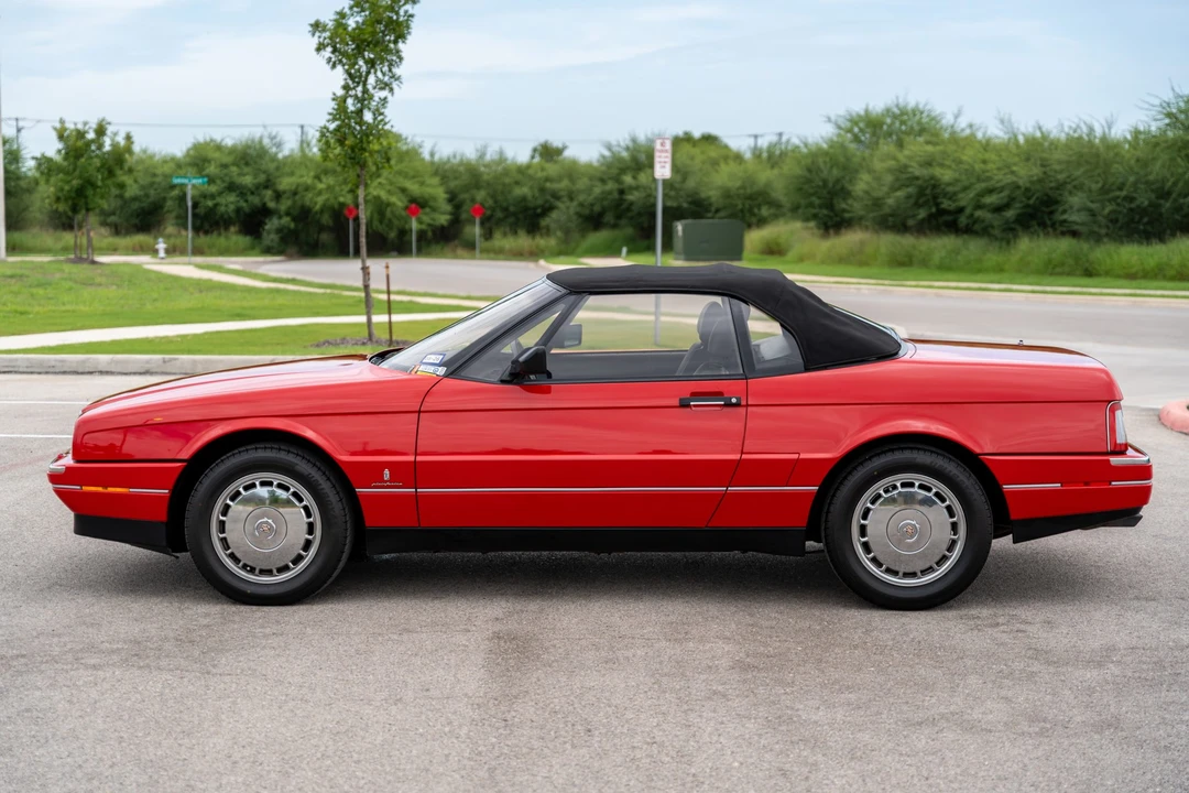 1992 Cadillac Allante - Image 19 of 31