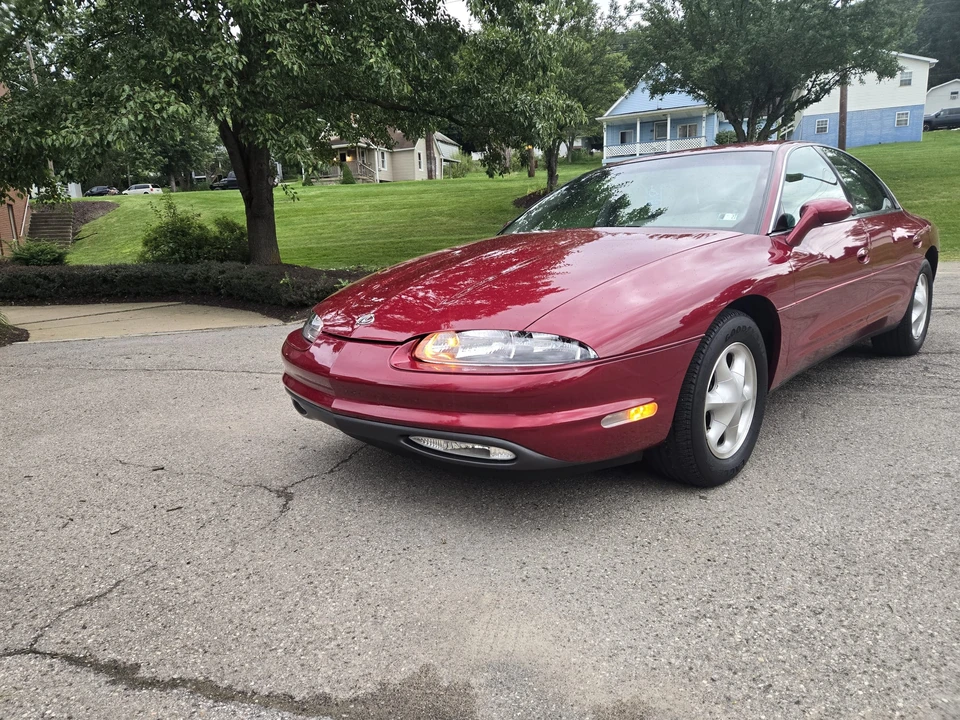 1995 Oldsmobile Aurora - Image 2 of 31