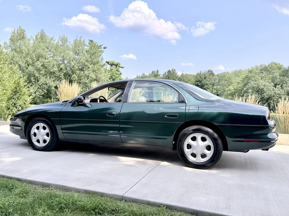 1995 Oldsmobile Aurora - Image 11 of 31