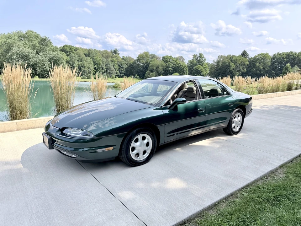 1995 Oldsmobile Aurora - Image 3 of 31