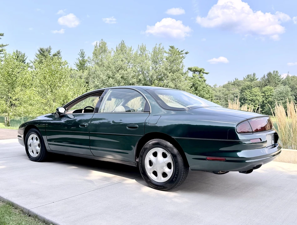 1995 Oldsmobile Aurora - Image 10 of 31
