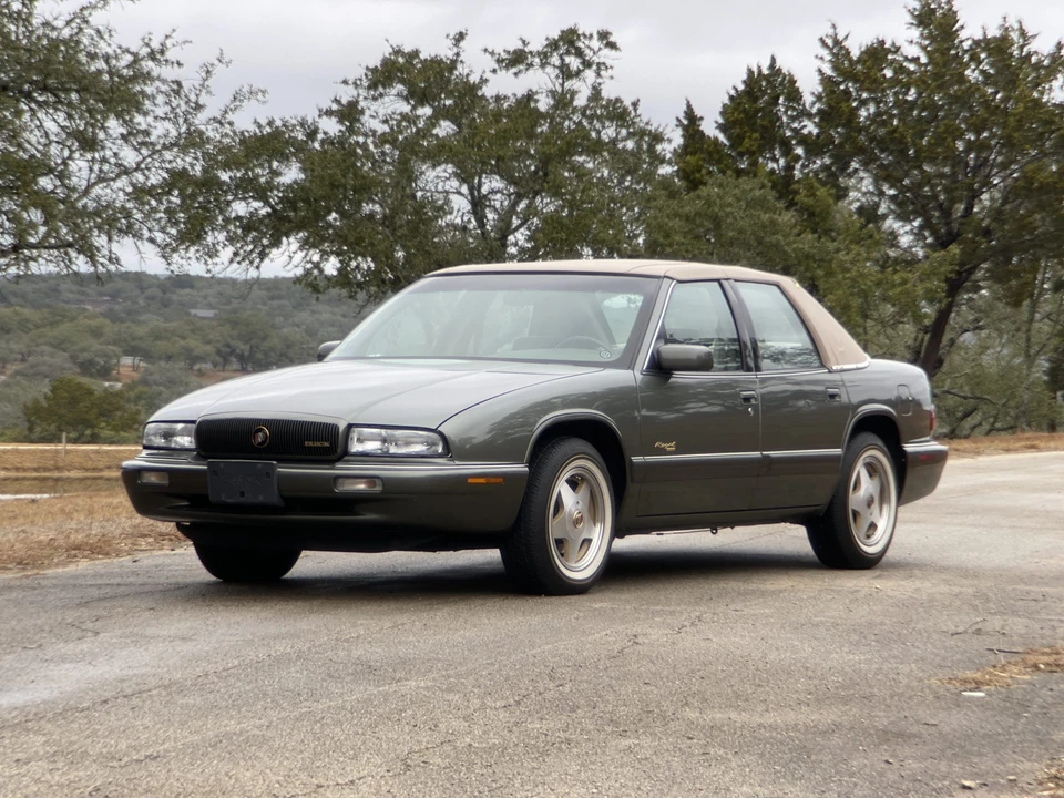1996 Buick Regal - Image 2 of 31