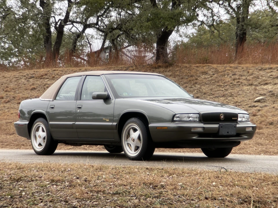 1996 Buick Regal - Image 11 of 31