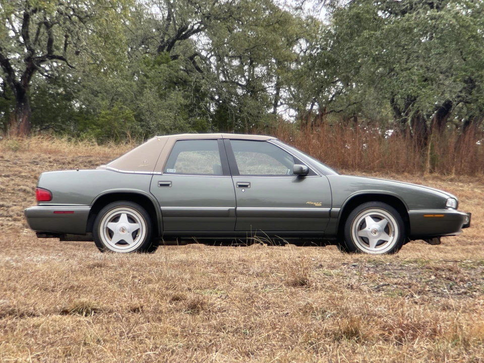 1996 Buick Regal - Image 10 of 31