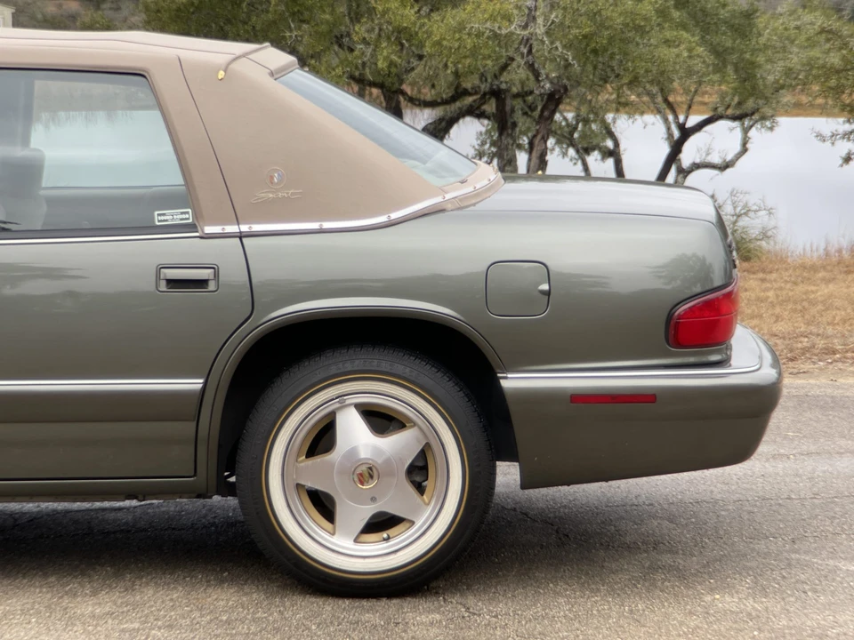 1996 Buick Regal - Image 29 of 31