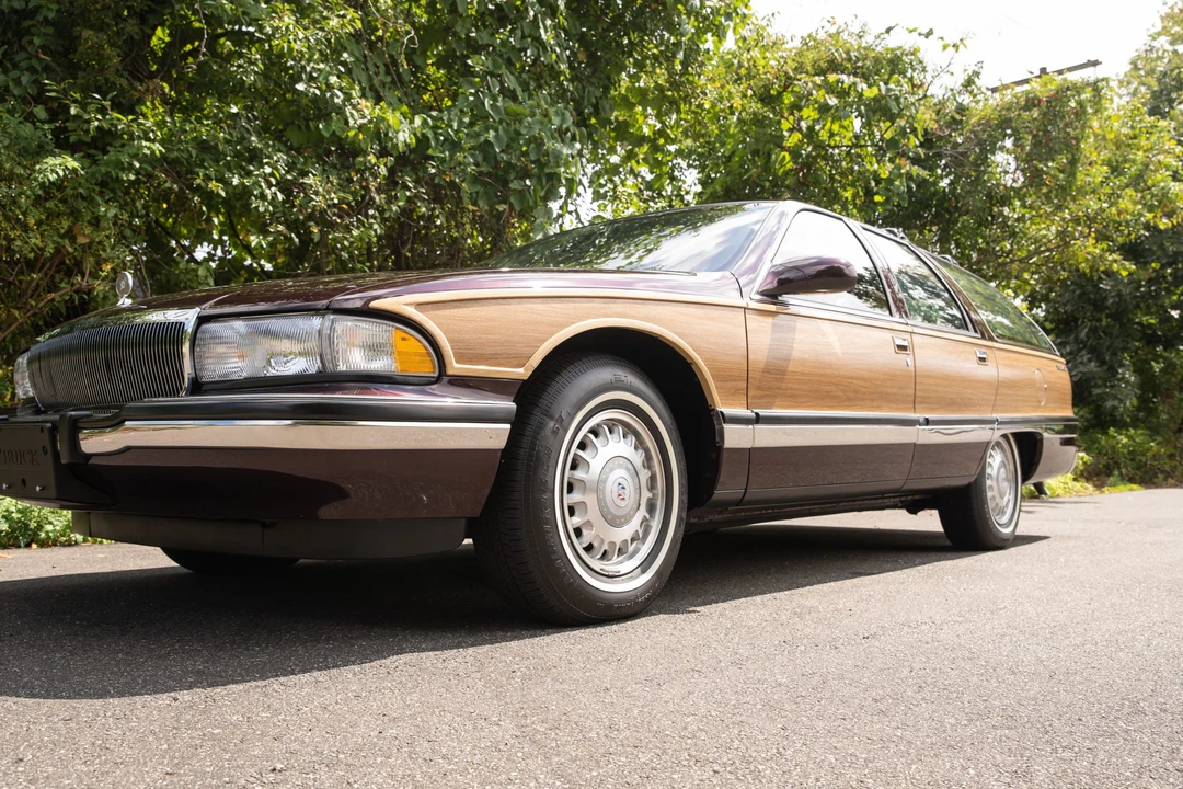 1996 Buick Roadmaster - Image 3 of 31