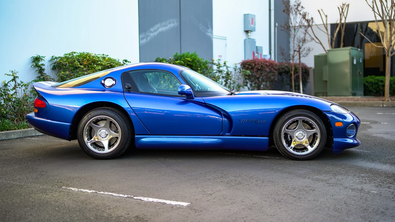 1996 Dodge Viper GTS 2nd Gen - Image 28 of 31
