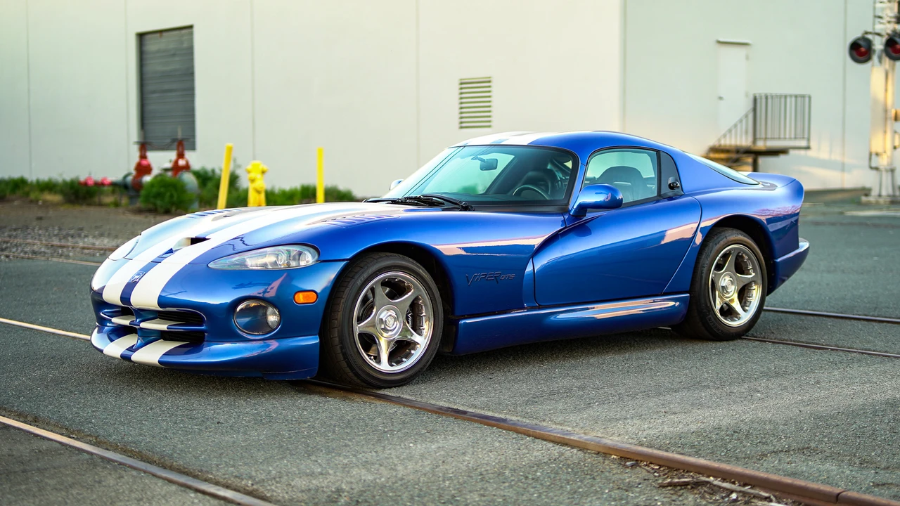 1996 Dodge Viper GTS 2nd Gen - Image 2 of 31