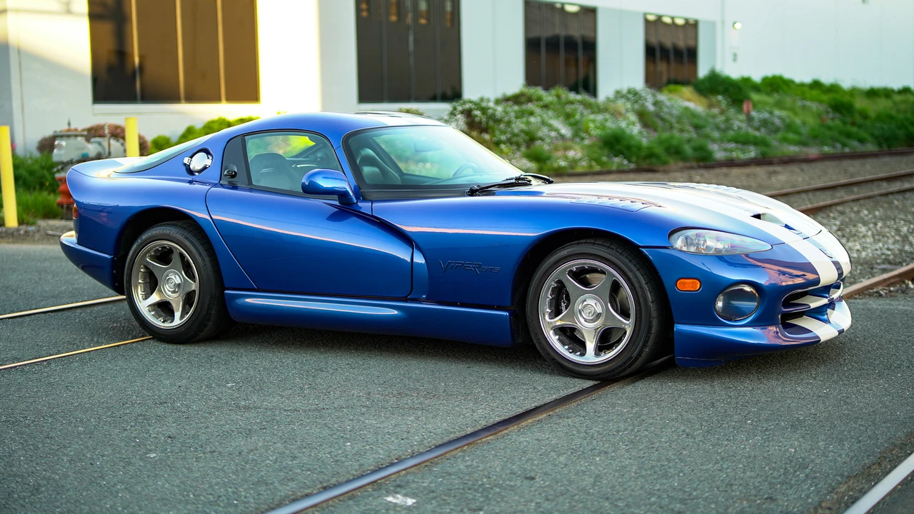 1996 Dodge Viper GTS 2nd Gen - Image 24 of 31