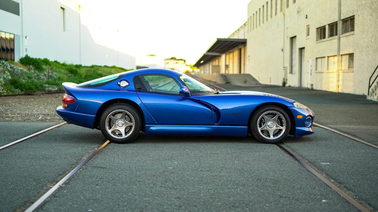 1996 Dodge Viper GTS 2nd Gen - Image 26 of 31