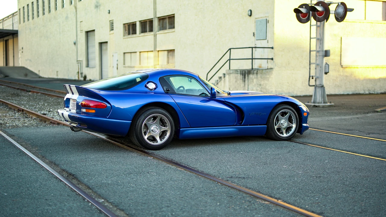 1996 Dodge Viper GTS 2nd Gen - Image 29 of 31