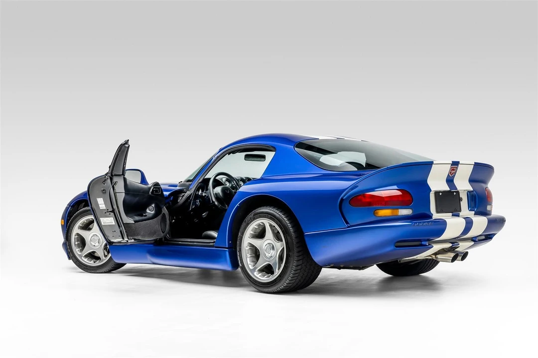 1996 Dodge Viper GTS 2nd Gen - Image 19 of 31
