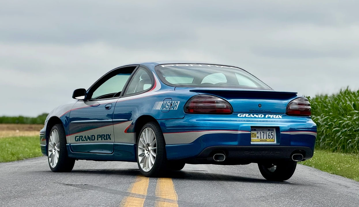 1999 Pontiac Grand Prix 3rd+ Gen - Image 25 of 31