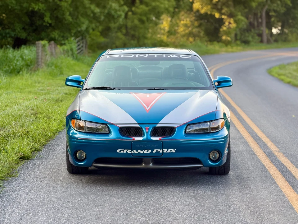 1999 Pontiac Grand Prix 3rd+ Gen - Image 8 of 31
