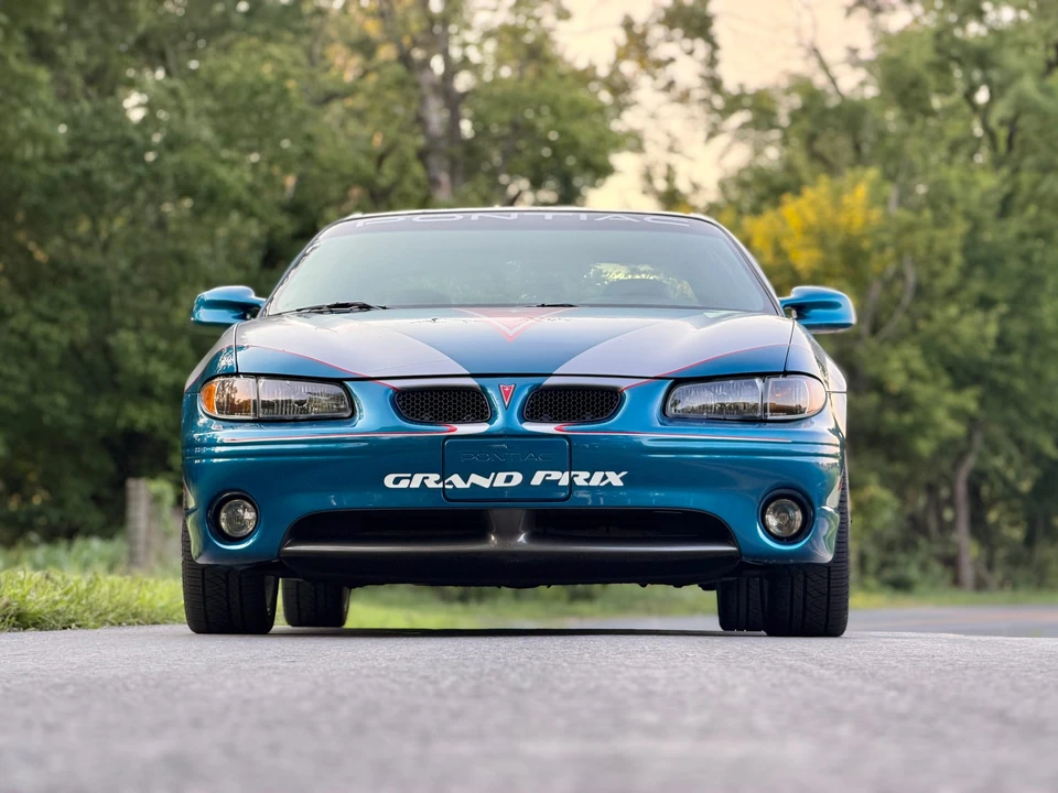 1999 Pontiac Grand Prix 3rd+ Gen - Image 9 of 31