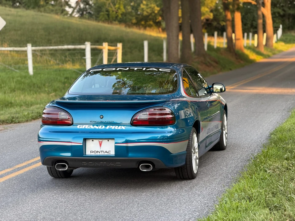 1999 Pontiac Grand Prix 3rd+ Gen - Image 21 of 31
