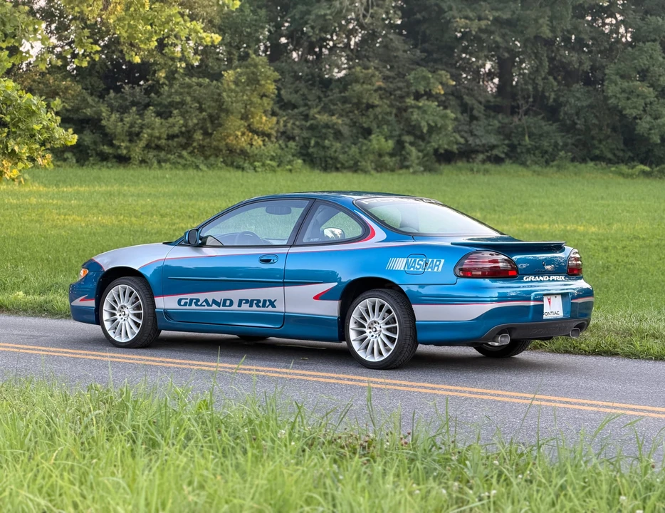 1999 Pontiac Grand Prix 3rd+ Gen - Image 31 of 31