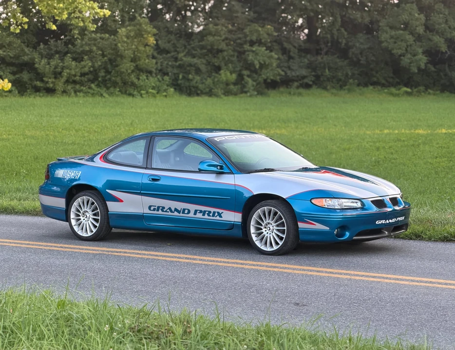 1999 Pontiac Grand Prix 3rd+ Gen - Image 16 of 31