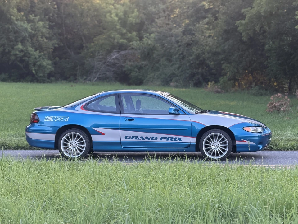 1999 Pontiac Grand Prix 3rd+ Gen - Image 18 of 31