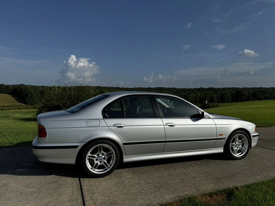 2000 BMW E39 540i - Image 9 of 31