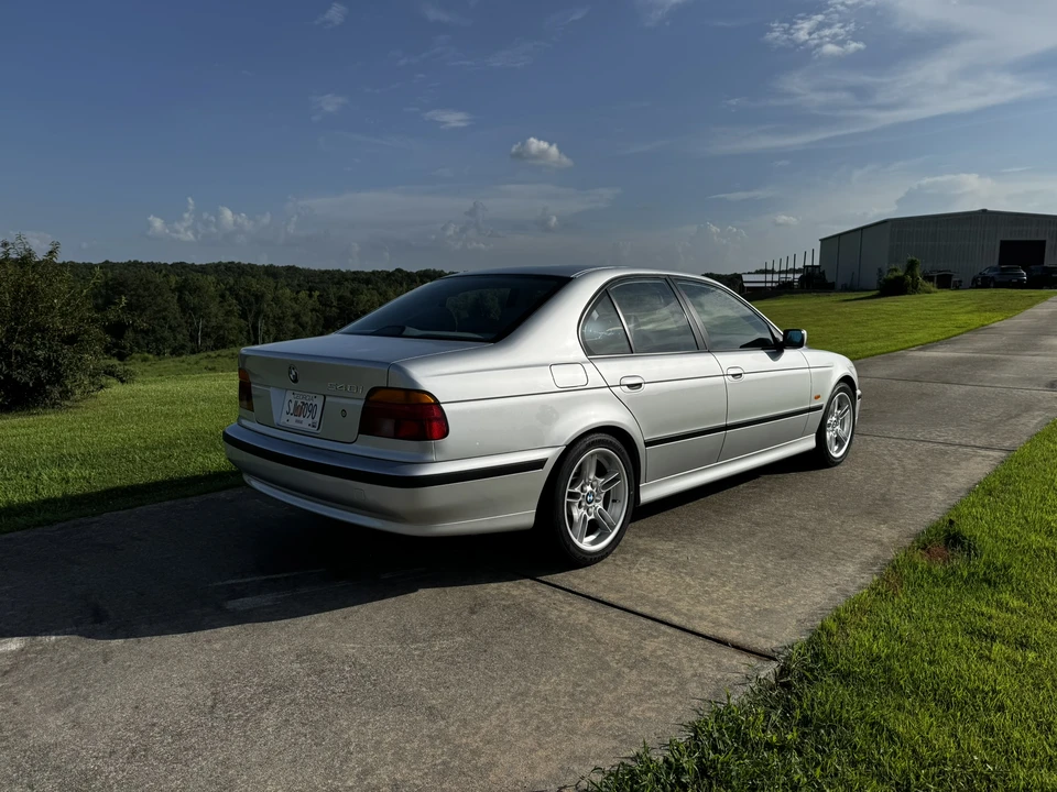 2000 BMW E39 540i - Image 10 of 31