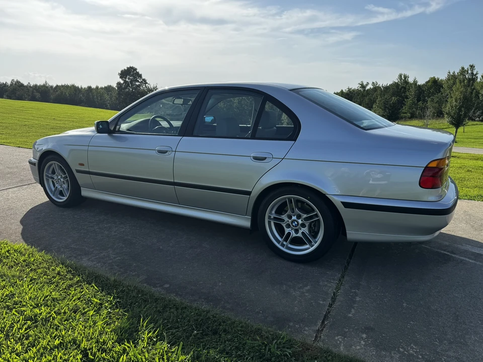 2000 BMW E39 540i - Image 14 of 31
