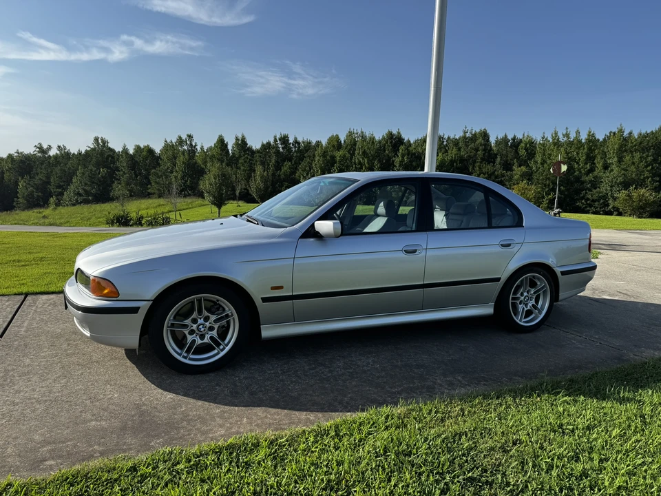 2000 BMW E39 540i - Image 2 of 31