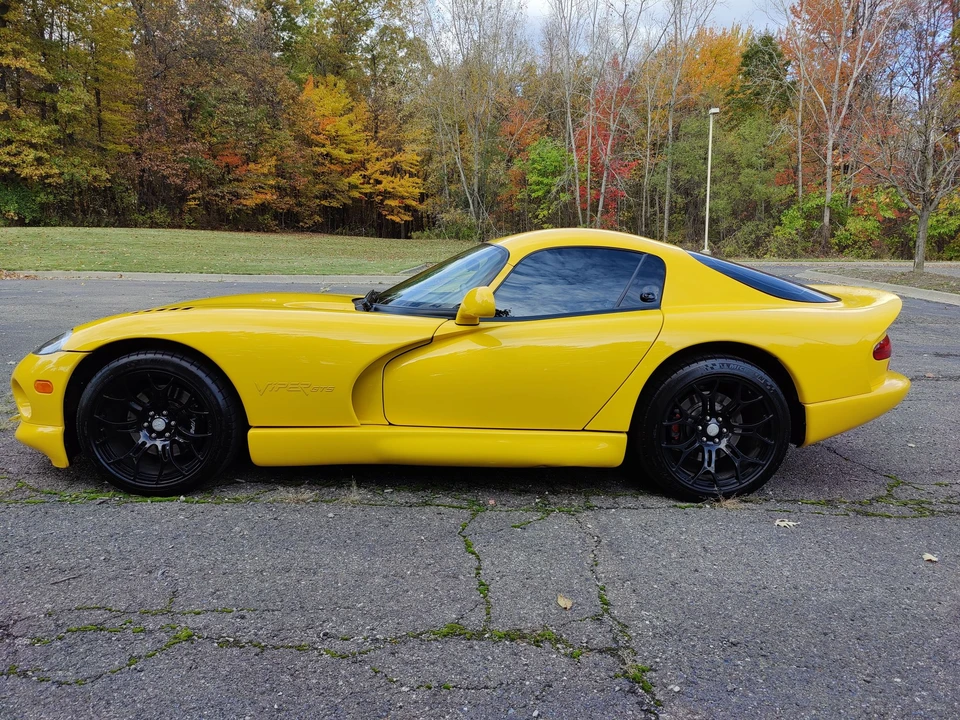 2001 Dodge Viper GTS 2nd Gen - Image 4 of 31