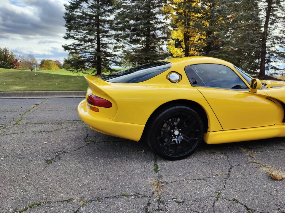 2001 Dodge Viper GTS 2nd Gen - Image 9 of 31