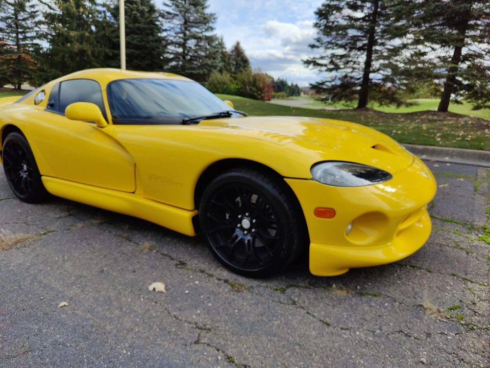 2001 Dodge Viper GTS 2nd Gen - Image 11 of 31