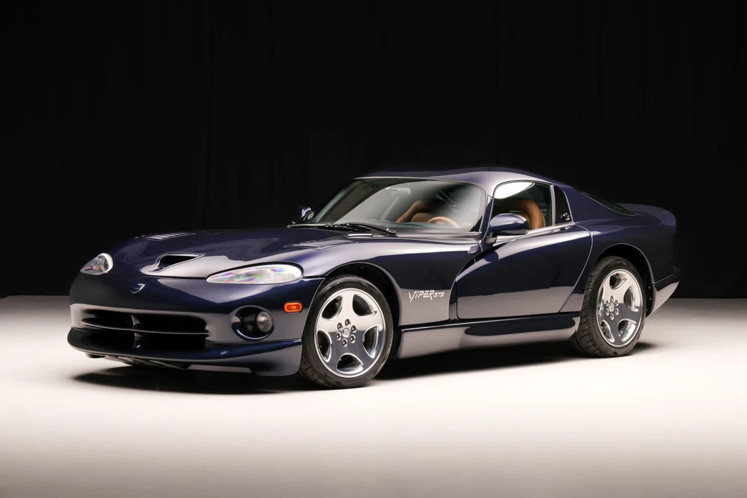2001 Dodge Viper GTS 2nd Gen - Image 2 of 31