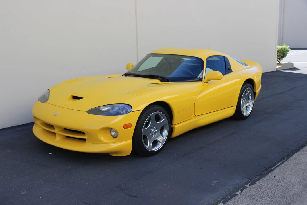 2001 Dodge Viper GTS 2nd Gen - Image 2 of 31